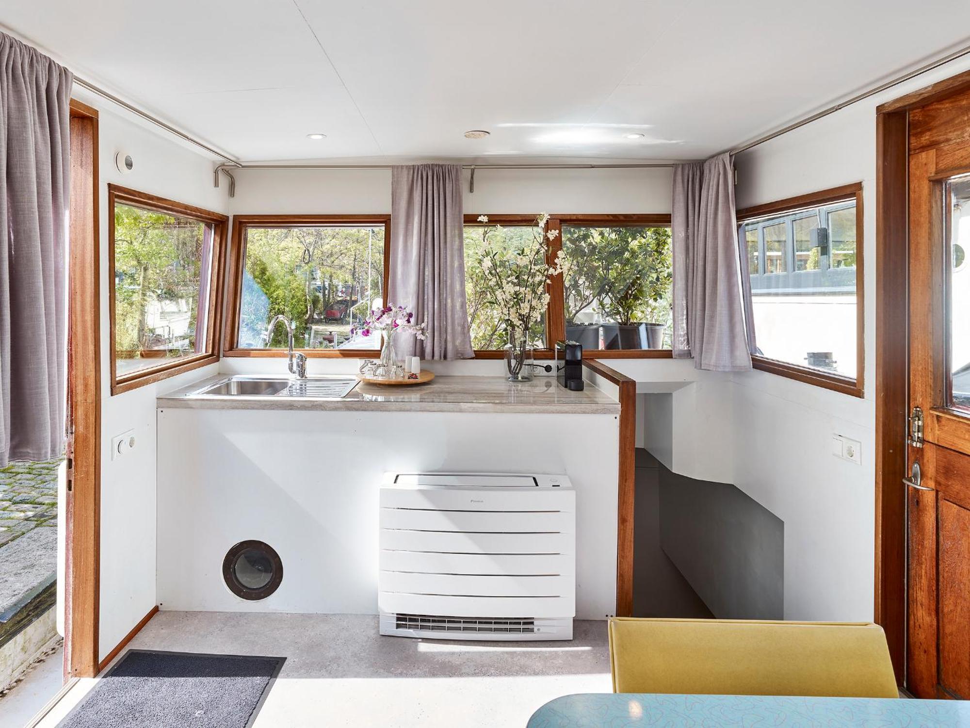 Your Houseboat Amsterdam Hotel Exterior photo